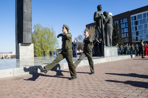 Мемориал славы в Барнауле 9 мая.