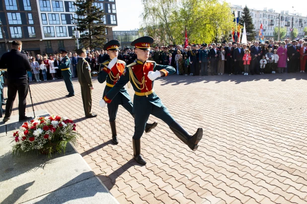 Мемориал славы в Барнауле 9 мая.