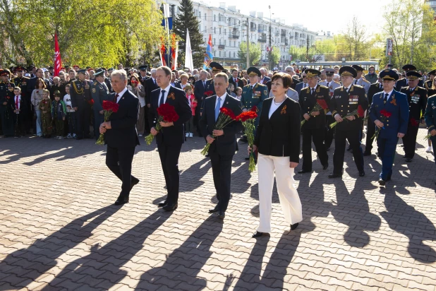 Мемориал славы в Барнауле 9 мая.