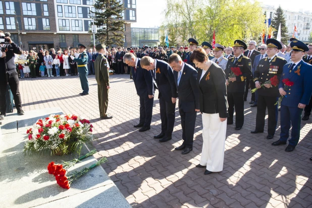 Мемориал славы в Барнауле 9 мая.