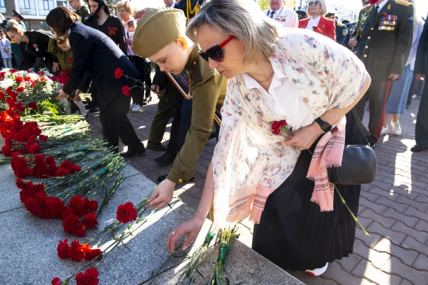 Мемориал славы в Барнауле 9 мая.