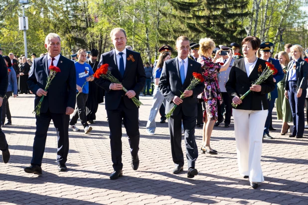 Мемориал славы в Барнауле 9 мая.