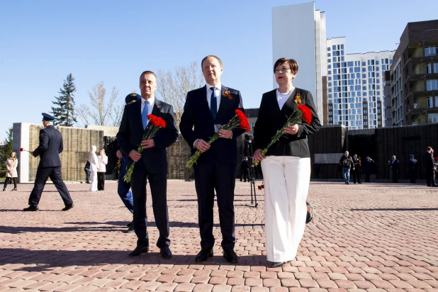 Мемориал славы в Барнауле 9 мая.