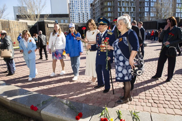 Мемориал славы в Барнауле 9 мая.