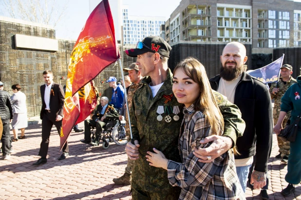 Мемориал славы в Барнауле 9 мая.