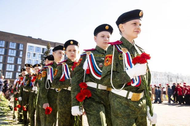 Мемориал славы в Барнауле 9 мая.