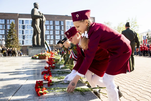 Мемориал славы в Барнауле 9 мая.