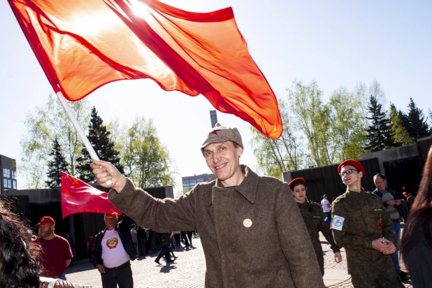 Мемориал славы в Барнауле 9 мая.