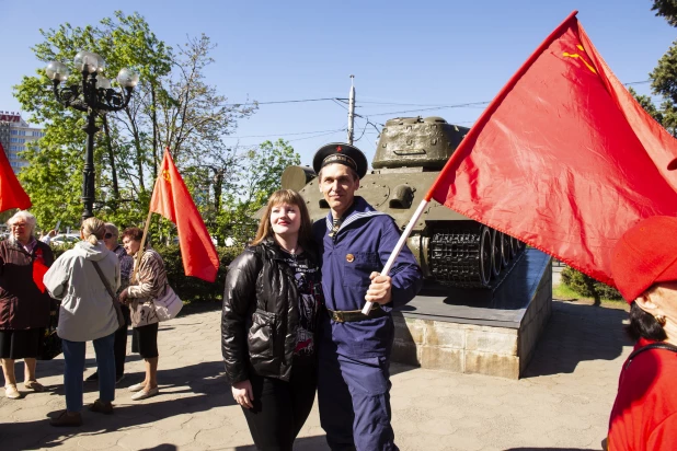 Барнаульцы гуляют по городу 9 мая 2024 года.