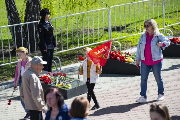 Барнаульцы гуляют по городу 9 мая 2024 года.