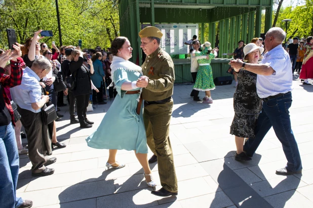 «Бал Победы» в Изумрудном парке.