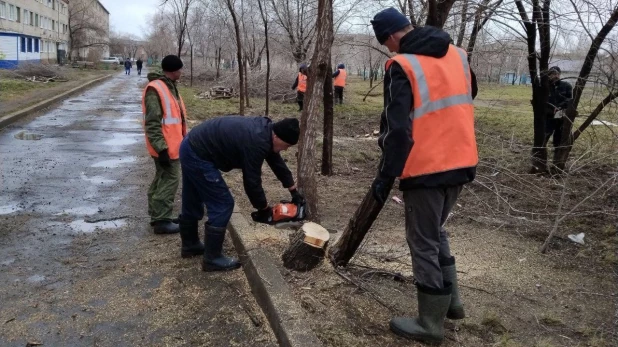 Яровое. Подрядчики работают.