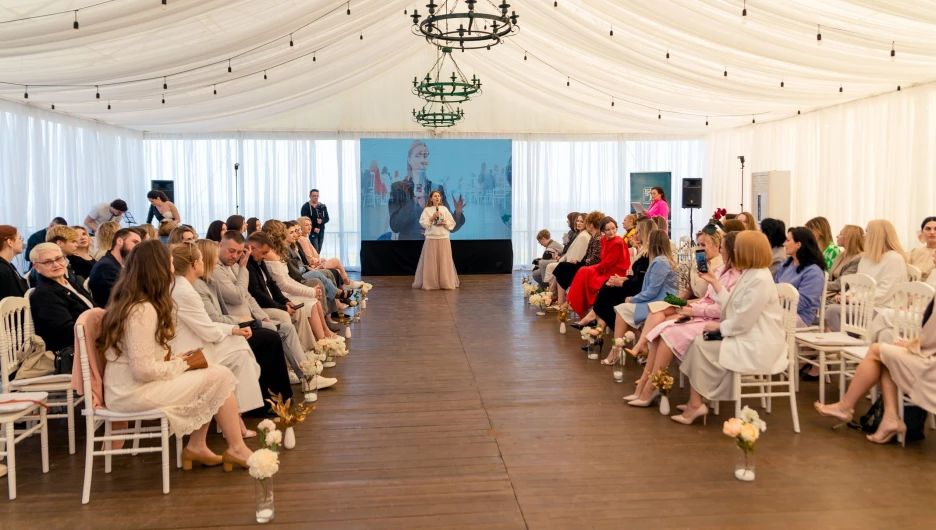 Пробудить совершенство. Масштабным творческим вечером для женщин открылся юбилейный сезон в шатре «Монблан»