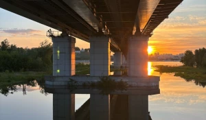 Паводок и умопомрачительный закат запечатлели в Барнауле. 