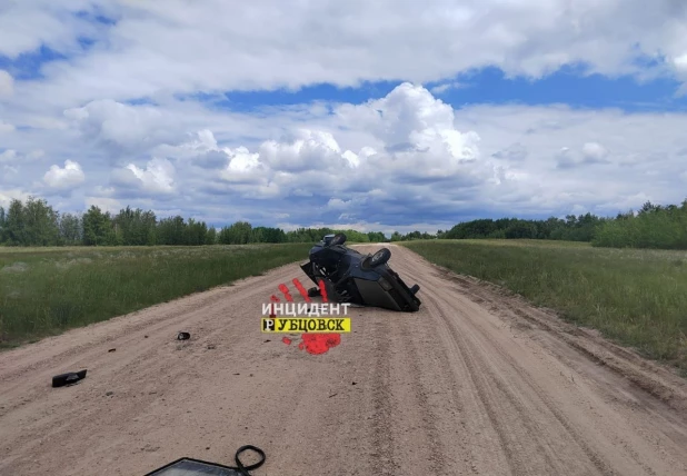 В Алтайском крае два человека пострадали в ДТП с перевертышем.