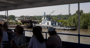 Теплоходная экскурсия от Краеведческого музея по Оби.