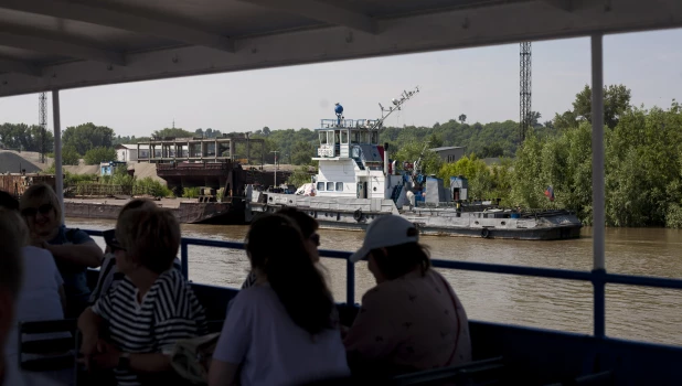 Теплоходная экскурсия от Краеведческого музея по Оби.