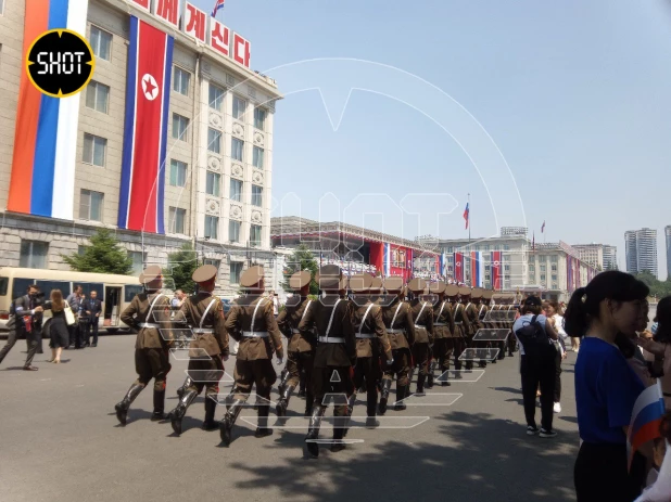 Кадры с площади имени Ким Ир Сена в Пхеньяне.