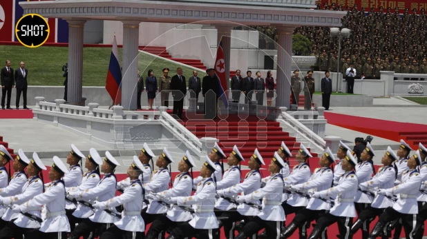 Кадры с площади имени Ким Ир Сена в Пхеньяне.