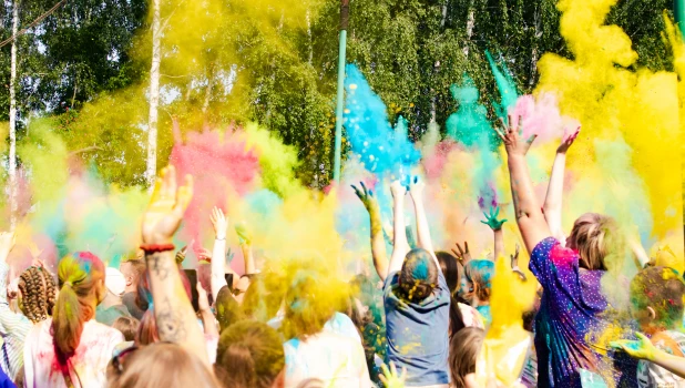 «Фестиваль красок».