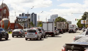 В Барнауле перекрыли участок на Павловском тракте.