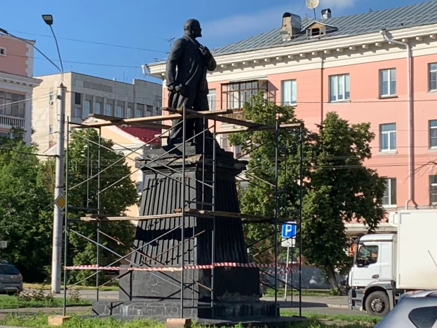 Подготовка памятника Ленину В. И. к ремонту