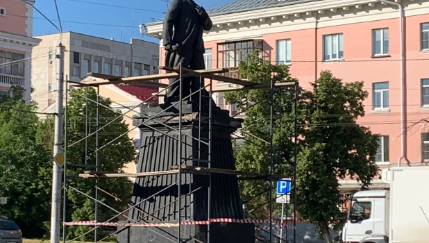 Подготовка памятника Ленину В. И. к ремонту