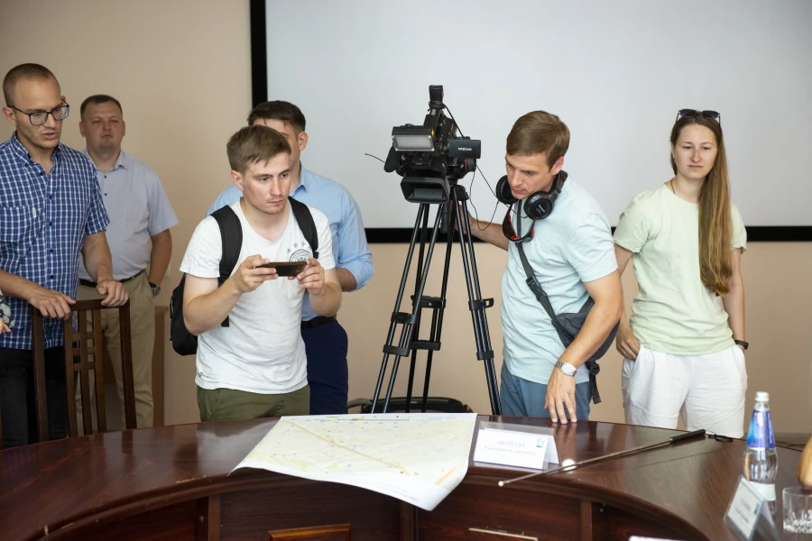 В администрации Барнаула прошел брифинг о подготовке города к зиме и реконструкции коммунальных сетей.