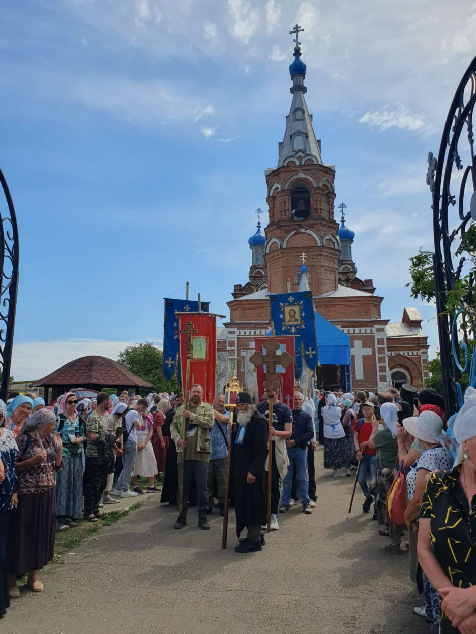 Путники в Крестном ходу прошли 250 километров