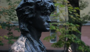 Алматы. Памятник Виктору Цою.