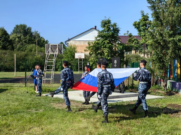 Открытие мемориала воинам-землякам, погибшим в ходе специальной военной операции и других локальных конфликтах, в поселке Сибирский Первомайского района.