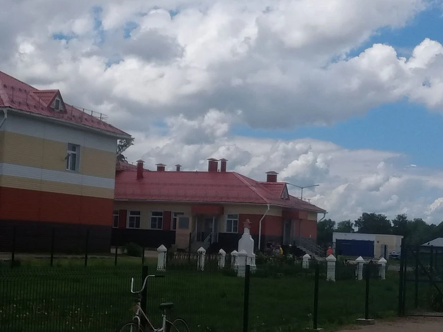Школа в селе Покровка