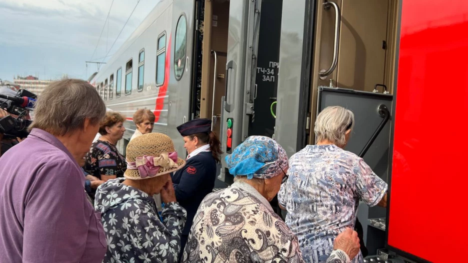 В Барнауле показали новый плацкартный вагон. 