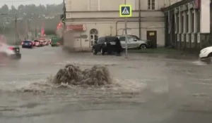 Фонтан на улице.