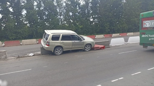 ДТП у развязки в Барнауле.