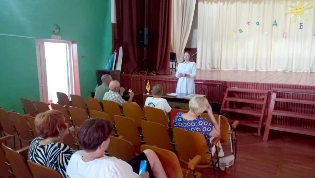 Оксана Молодых, помощник Александра Терентьева в регионе, руководитель его приемной, провела прием граждан. 