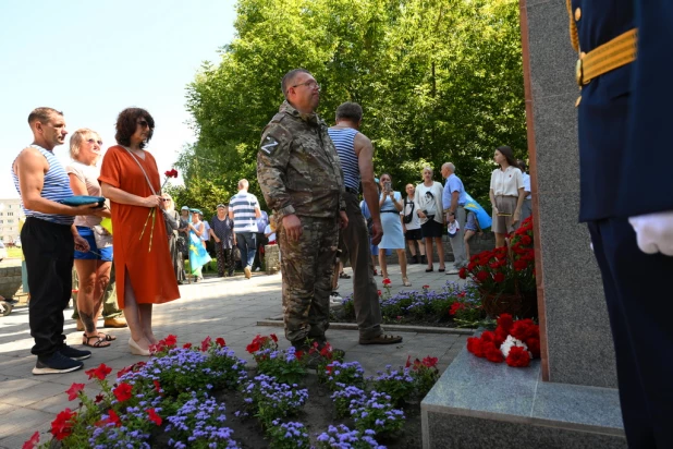 Празднование дня ВДВ в Барнауле. 