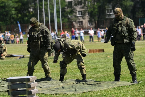 Празднование дня ВДВ в Барнауле. 