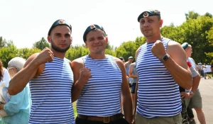 Празднование дня ВДВ в Барнауле. 