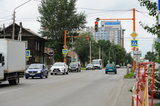 Перекресток ул. Никитина и пр. Комсомольского.