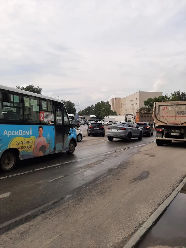 Проезд под мостом на пр. Калинина. 