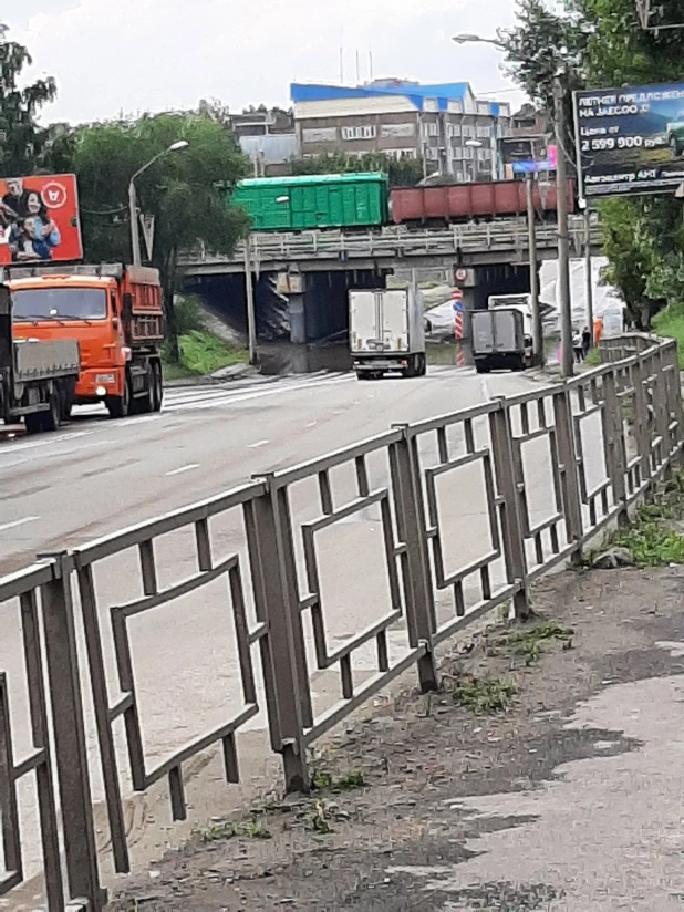 Проезд под мостом на пр. Калинина. 