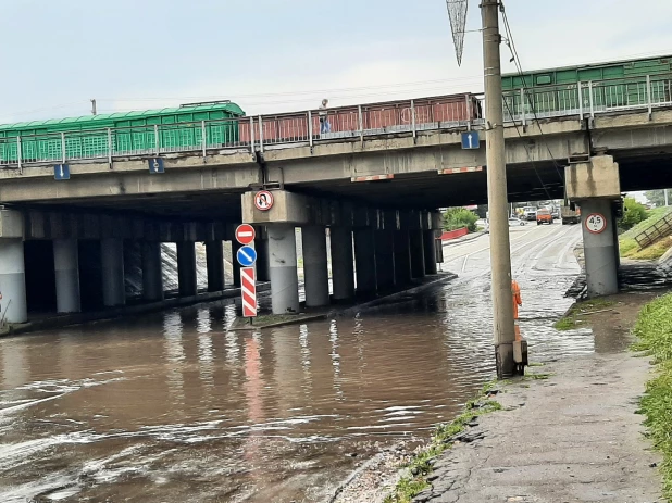 Проезд под мостом на пр. Калинина. 