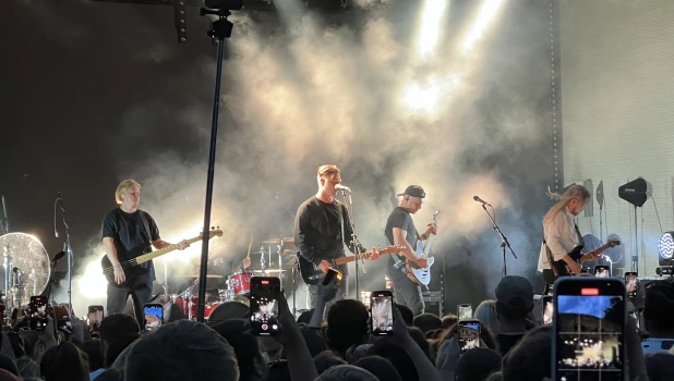 Фестиваль «Шум Катуни» на Алтае. Выступление группы «Комната культуры».