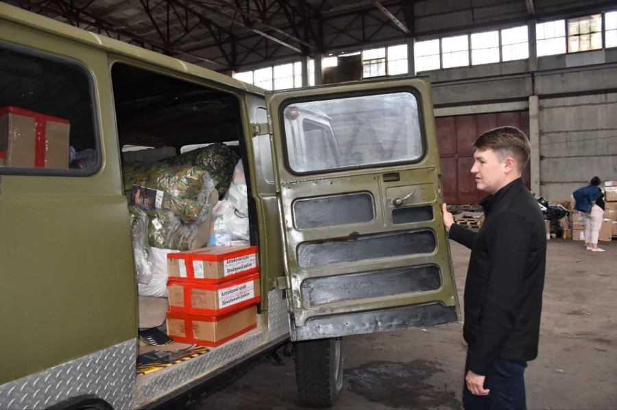 Из Алтайского края отправлена еще одна партия автомобилей и техники для военнослужащих.