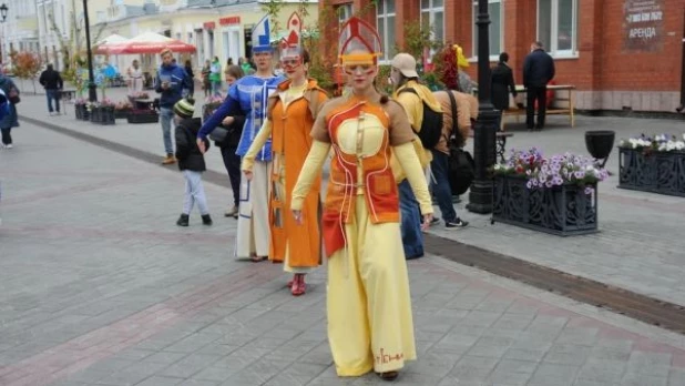 День города на ул. Мало - Тобольской.