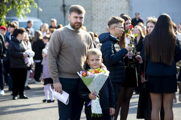 Торжественные линейки в честь Дня знаний прошли в Барнауле.