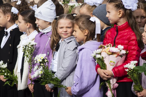 Торжественные линейки в честь Дня знаний прошли в Барнауле.