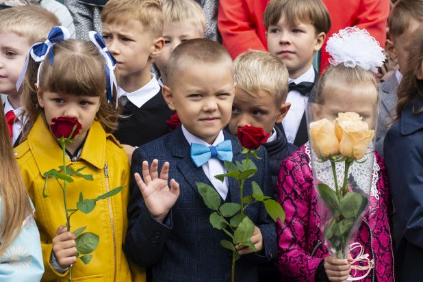 Торжественные линейки в честь Дня знаний прошли в Барнауле.