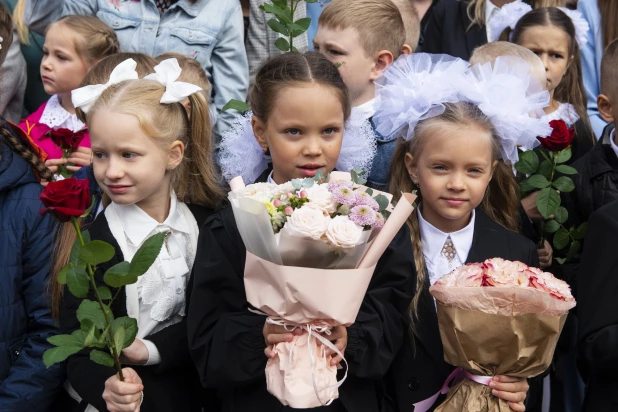 Торжественные линейки в честь Дня знаний прошли в Барнауле.